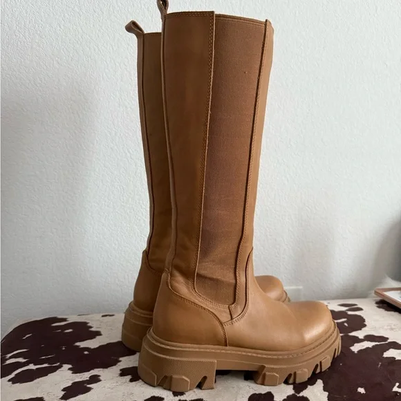 SOLD ON DEPOP Steve Madden Lug Sole Platform Boots - Picture 10 of 10